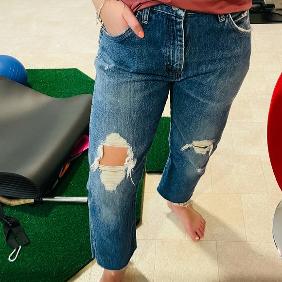 Vintage Wrangler High Rise Distressed Jeans - Picture 3 of 9
